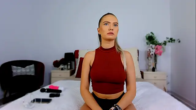 Snapshot of SashaRizz chatting on 09-16-25, 04:46 SashaRizz online show from 09-16-25, 04:46