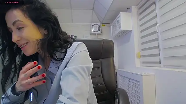 Snapshot of GlamKate chatting on 03-11-25, 07:15 GlamKate online show from 03-11-25, 07:15