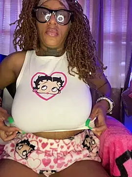 Snapshot of MzParker chatting on 09-16-25, 02:07 MzParker online show from 09-16-25, 02:07