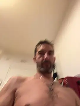 Snapshot of Bravissimo81 chatting on 07-16-26, 08:48 Bravissimo81 online show from 07-16-26, 08:48