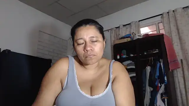 adrixxx38 online show from 02-04-26, 10:15