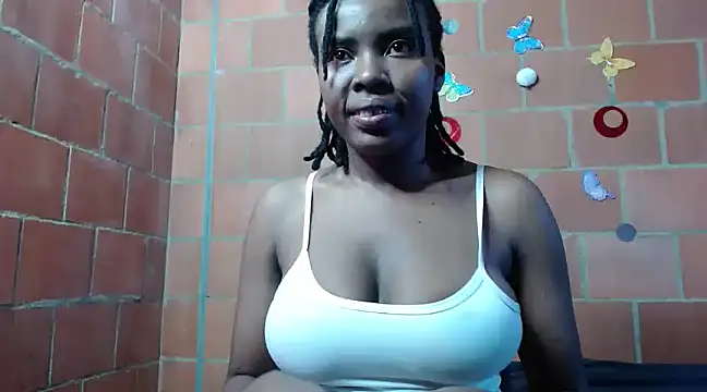 Snapshot of Magaharper10 chatting on 03-12-25, 06:44 Magaharper10 online show from 03-12-25, 06:44