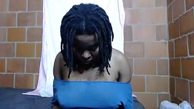 Snapshot of Magaharper10 chatting on 10-26-25, 04:40 Magaharper10 online show from 10-26-25, 04:40