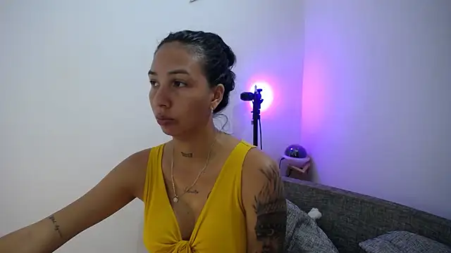 Snapshot of Allyson_Smith chatting on 12-29-24, 07:43 Allyson Smith online show from 12-29-24, 07:43