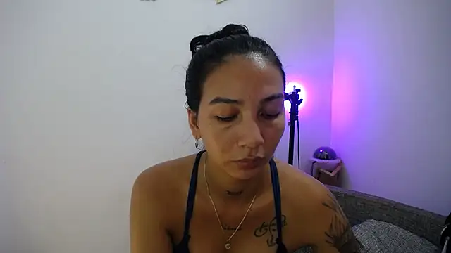 Snapshot of Allyson_Smith chatting on 01-15-25, 10:13 Allyson Smith online show from 01-15-25, 10:13