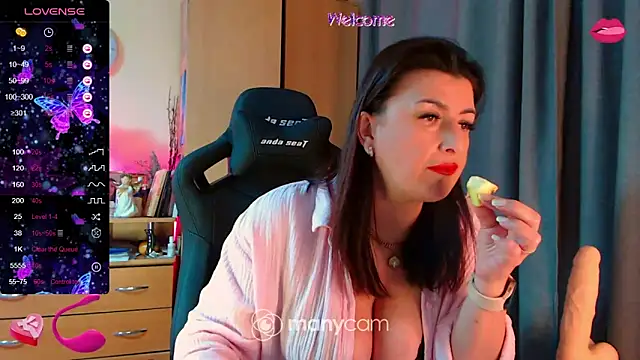 Snapshot of Hotangel75 chatting on 02-04-25, 11:16 Hotangel75 online show from 02-04-25, 11:16