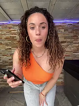 Snapshot of Clara-xoxo chatting on 03-06-25, 02:29 Clara-xoxo online show from 03-06-25, 02:29