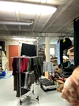 Snapshot of Clara-xoxo chatting on 11-04-25, 02:16 Clara-xoxo online show from 11-04-25, 02:16