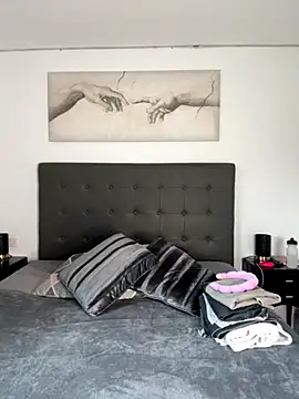 Snapshot of Clara-xoxo chatting on 11-10-25, 02:05 Clara-xoxo online show from 11-10-25, 02:05