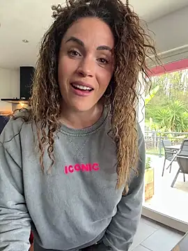 Clara-xoxo online show from 03-30-26, 09:21