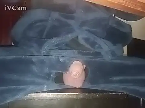 Snapshot of Bigdick666cm chatting on 12-24-24, 03:05 Bigdick666cm online show from 12-24-24, 03:05