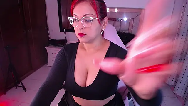 Snapshot of salomecastro_ chatting on 02-07-25, 02:08 salomecastro online show from 02-07-25, 02:08