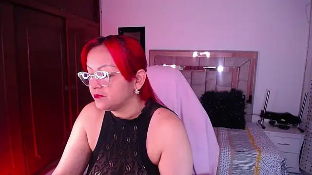 Snapshot of salomecastro_ chatting on 10-29-25, 04:15 salomecastro online show from 10-29-25, 04:15