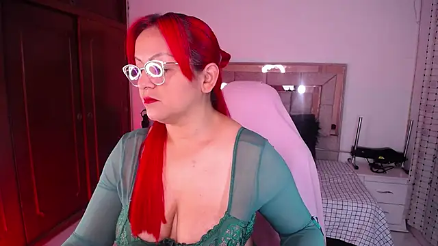 Snapshot of salomecastro_ chatting on 10-30-25, 01:18 salomecastro online show from 10-30-25, 01:18