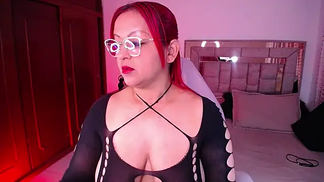 salomecastro  online show from 02-18-26, 02:40