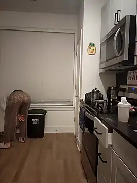 HollyTattoo online show from 12-17-24, 10:55