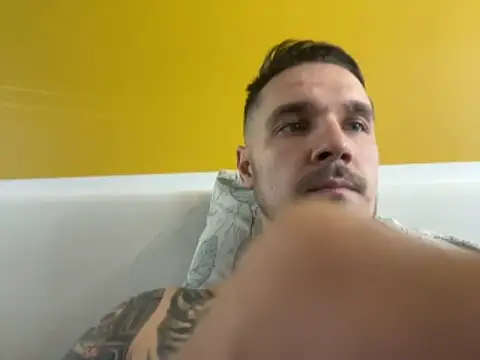Snapshot of Hot__Tiger chatting on 06-18-26, 06:02 Hot Tiger online show from 06-18-26, 06:02