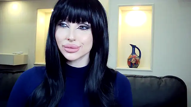 Snapshot of Lady_Joli chatting on 11-17-25, 09:20 Lady Joli online show from 11-17-25, 09:20