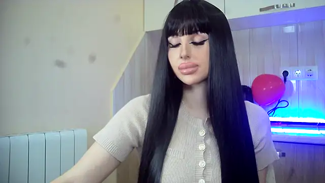 Snapshot of Lady_Joli chatting on 02-15-26, 06:32 Lady Joli online show from 02-15-26, 06:32