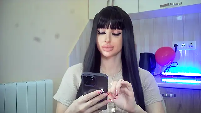 Snapshot of Lady_Joli chatting on 02-15-26, 07:51 Lady Joli online show from 02-15-26, 07:51