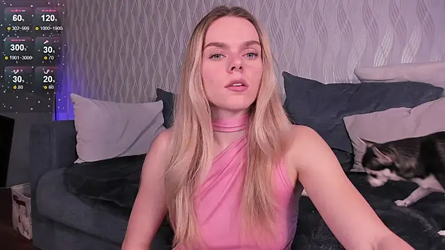 Snapshot of CharliSweet chatting on 02-13-26, 01:29 CharliSweet online show from 02-13-26, 01:29