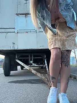 Etwas neugierig online show from 03-20-25, 05:36