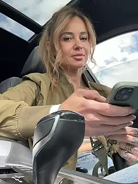 Etwas neugierig online show from 04-19-26, 12:37