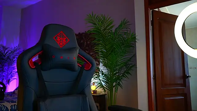 Snapshot of ambarEvans chatting on 12-12-24, 04:32 ambarEvans online show from 12-12-24, 04:32