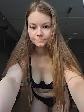 Snapshot of AnnaSweet18 chatting on 07-15-26, 04:45 AnnaSweet18 online show from 07-15-26, 04:45