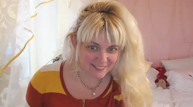 Snapshot of SunnySylvia chatting on 12-29-24, 08:00 SunnySylvia online show from 12-29-24, 08:00