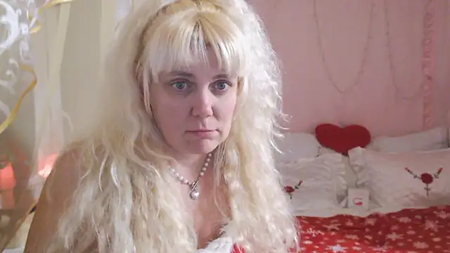 Snapshot of SunnySylvia chatting on 01-01-25, 05:00 SunnySylvia online show from 01-01-25, 05:00