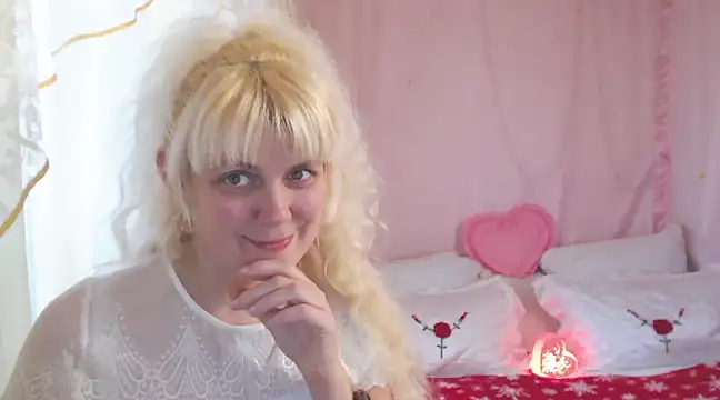 Snapshot of SunnySylvia chatting on 01-06-25, 01:08 SunnySylvia online show from 01-06-25, 01:08