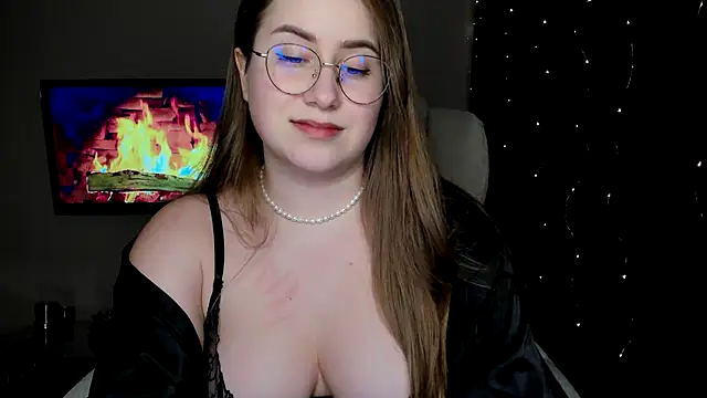 Snapshot of SeasonalSomeone chatting on 02-06-25, 04:03 SeasonalSomeone online show from 02-06-25, 04:03