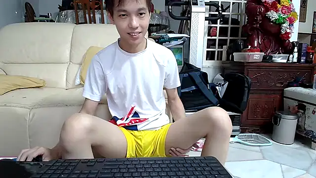 Snapshot of andrewooi chatting on 12-08-24, 05:50 andrewooi online show from 12-08-24, 05:50