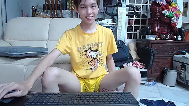 Snapshot of andrewooi chatting on 12-29-24, 12:34 andrewooi online show from 12-29-24, 12:34