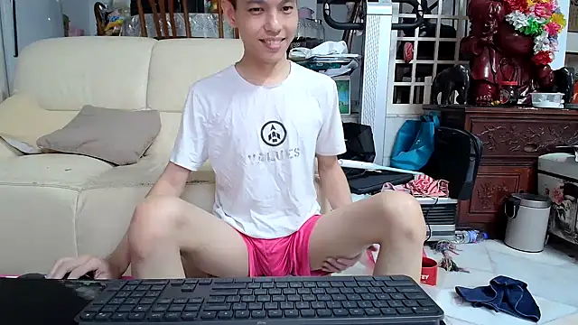 Snapshot of andrewooi chatting on 01-04-25, 05:37 andrewooi online show from 01-04-25, 05:37