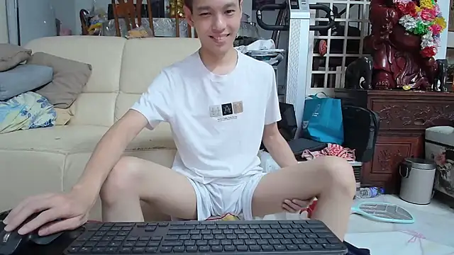 Snapshot of andrewooi chatting on 01-04-25, 06:30 andrewooi online show from 01-04-25, 06:30