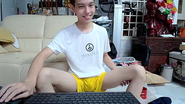 Snapshot of andrewooi chatting on 01-09-25, 05:43 andrewooi online show from 01-09-25, 05:43