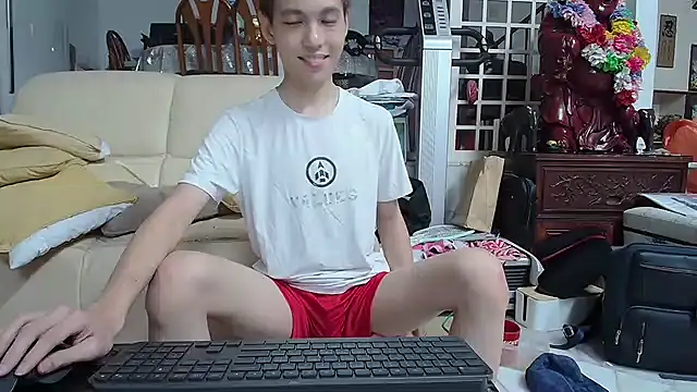 Snapshot of andrewooi chatting on 01-25-25, 07:18 andrewooi online show from 01-25-25, 07:18