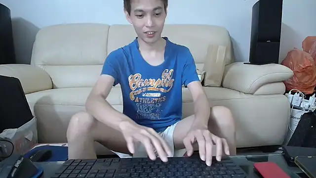 Snapshot of andrewooi chatting on 02-04-25, 01:06 andrewooi online show from 02-04-25, 01:06