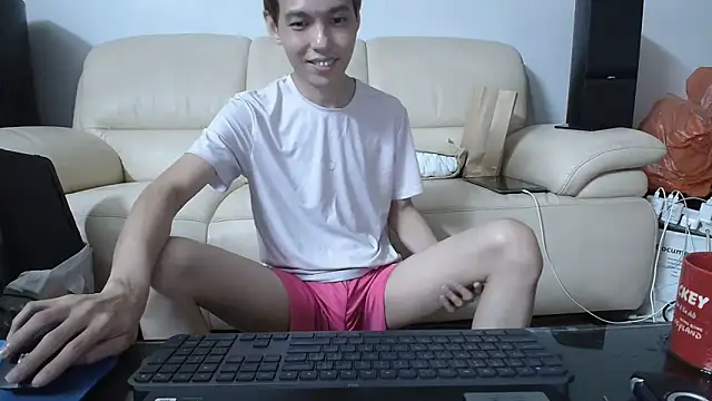 Snapshot of andrewooi chatting on 02-05-25, 10:22 andrewooi online show from 02-05-25, 10:22