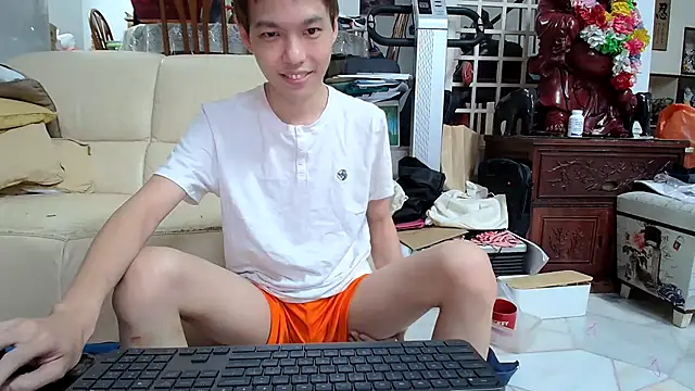 Snapshot of andrewooi chatting on 02-13-25, 09:17 andrewooi online show from 02-13-25, 09:17