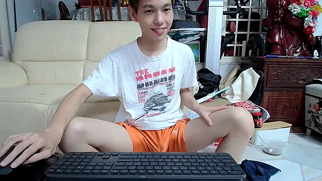 Snapshot of andrewooi chatting on 02-16-25, 04:21 andrewooi online show from 02-16-25, 04:21