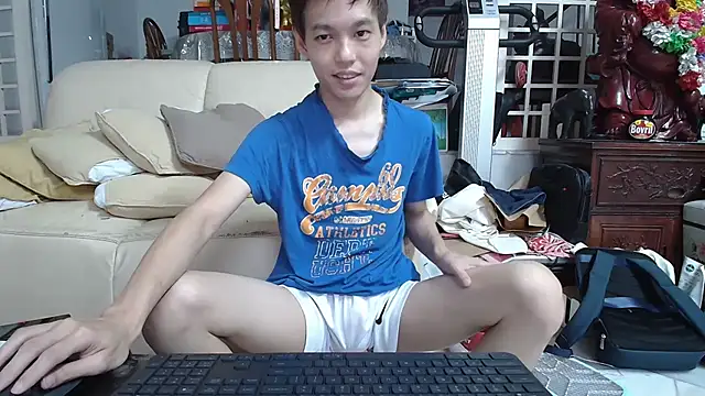 Snapshot of andrewooi chatting on 02-22-25, 04:51 andrewooi online show from 02-22-25, 04:51