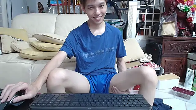 Snapshot of andrewooi chatting on 02-25-25, 07:14 andrewooi online show from 02-25-25, 07:14