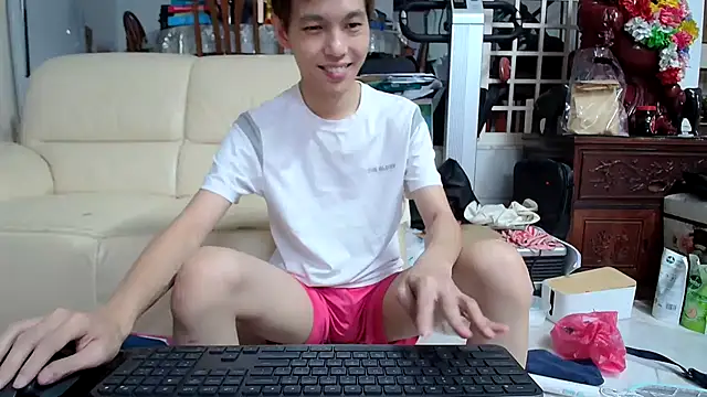 Snapshot of andrewooi chatting on 03-01-25, 07:41 andrewooi online show from 03-01-25, 07:41