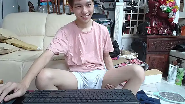 Snapshot of andrewooi chatting on 03-03-25, 06:12 andrewooi online show from 03-03-25, 06:12