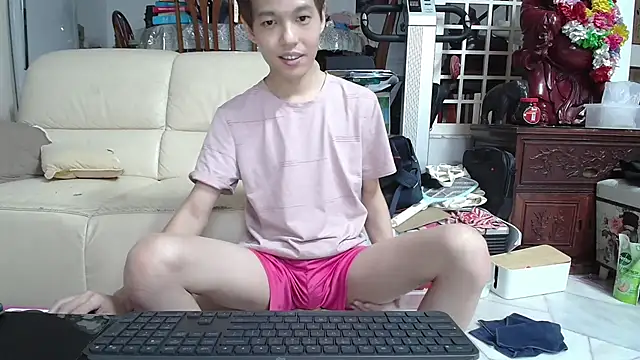 Snapshot of andrewooi chatting on 03-08-25, 02:19 andrewooi online show from 03-08-25, 02:19