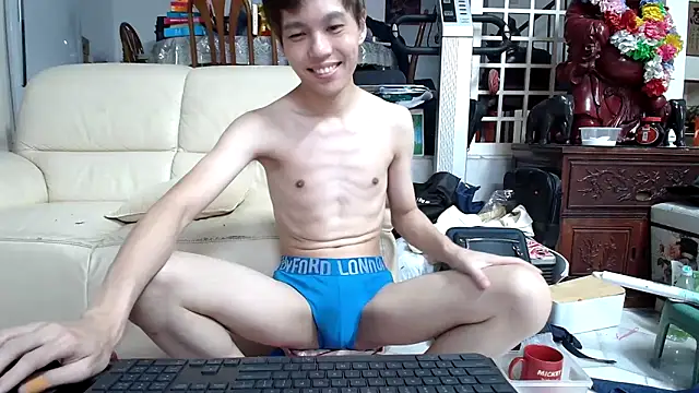 Snapshot of andrewooi chatting on 03-21-25, 05:34 andrewooi online show from 03-21-25, 05:34