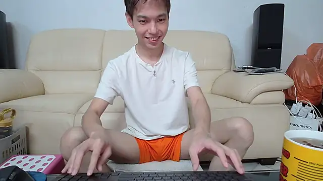 Snapshot of andrewooi chatting on 09-25-25, 09:40 andrewooi online show from 09-25-25, 09:40